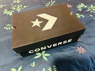Converse negras con estrella blanca