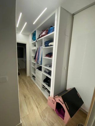 CHALET DE DISEÑO MODERNO CON 2 PISCINAS