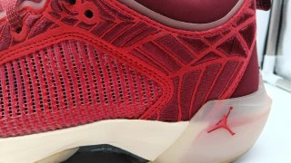Jordan Low Liet Up Rojo