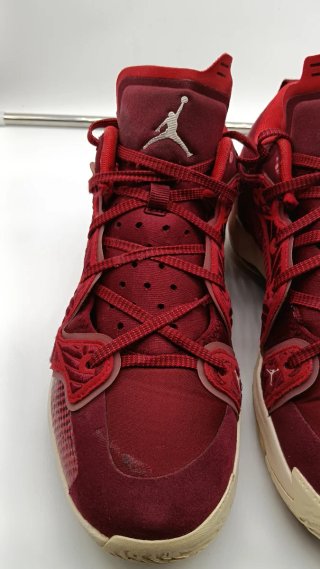 Jordan Low Liet Up Rojo