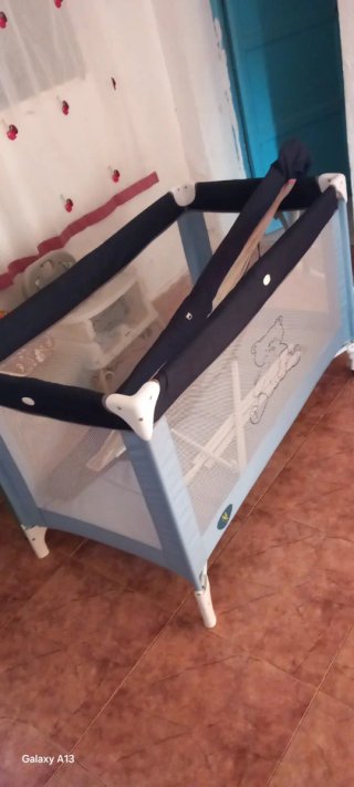 Cuna de viaje plegable