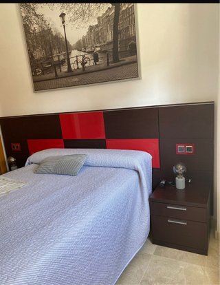 Cabecero de matrimonio madera y rojo