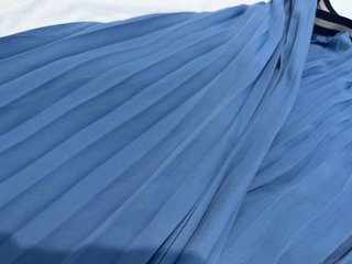 Falda plisada azul Stradivarius