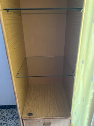 Mueble de bambú y mimbre