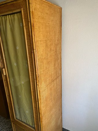 Mueble de bambú y mimbre