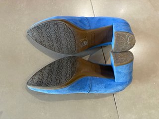Zapatos MIMAO ante azul talla 38