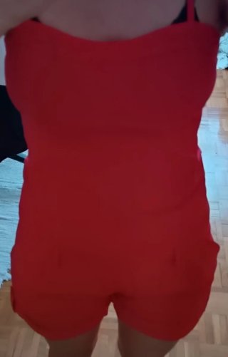 Mono rojo tirantes