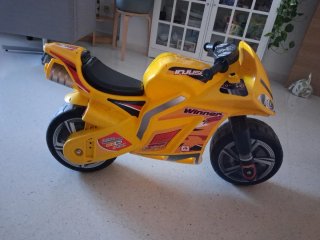 Moto  Infantil INJUSA Winner Amarilla