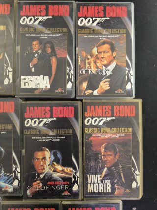Lote 17 VHS James Bond 007