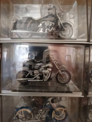 Colección 20 Motos Harley Davidson a Escala 1:24