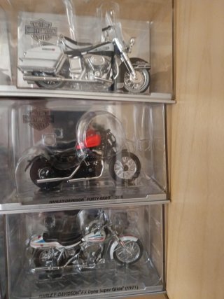 Colección 20 Motos Harley Davidson a Escala 1:24