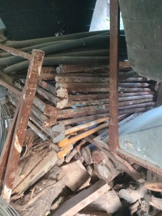 Burras de construcción metálicas