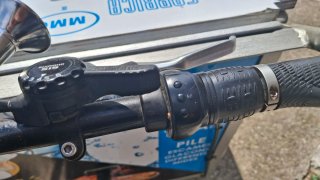 Triciclo eléctrico con 3 baterías