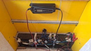 Triciclo eléctrico con 3 baterías