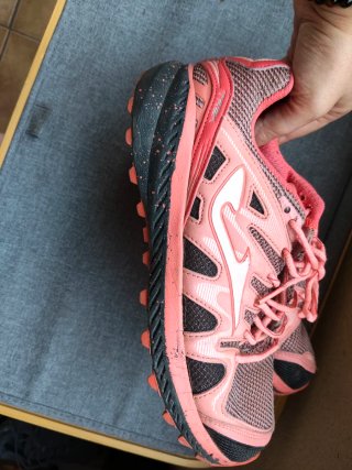 Zapatillas  montaña rosas/ negras muy buen estado