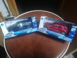 2 Coches Maisto Dodge Magnum 1:43