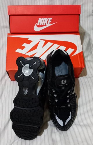 Nike Shox Zapatillas Negras y Plateadas