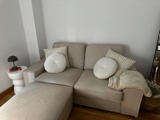 Sofá+puff de tela beige Ikea
