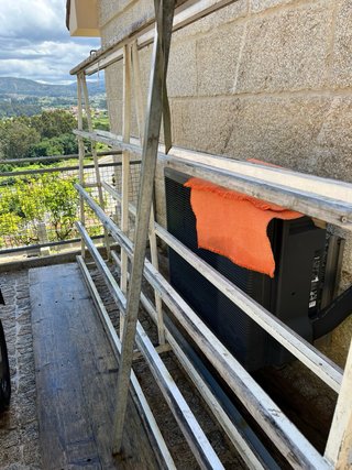 Remolque con caballete y freno de inercia. 750 KL