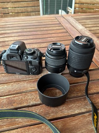 Cámara Nikon D3100 + Accesorios casi nueva.