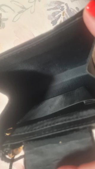 Elegante bolso de terciopelo negro