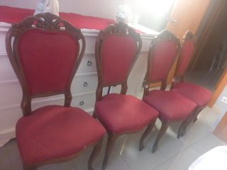 4 Sillas de Comedor Madera y Tela Rojas