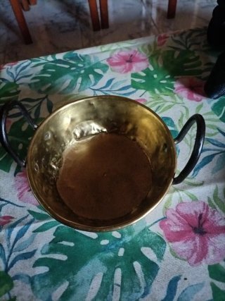 Cazo antiguo de bronce