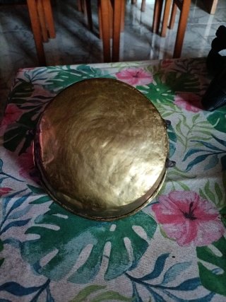 Cazo antiguo de bronce