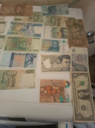 Lotes de Notas Antigas - Vários Países 26 notas