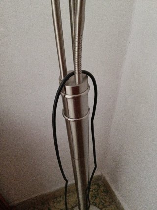 Lámpara de pie moderna metal y cristal