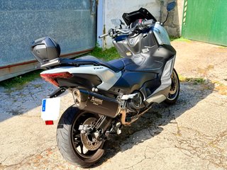 Yamaha TMAX Tech Max 2025 ·3.300Km · Akrapovic