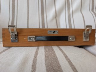 Maletín de pintura de madera