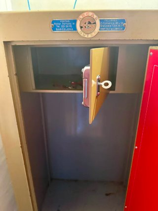 Caja Fuerte "Arcas Gutes" Metálica Gris y Plateada