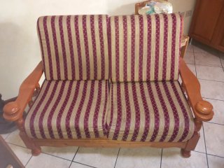 Divanetto 2 posti tessuto e legno