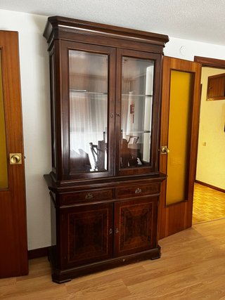 Mueble de salón madera oscura