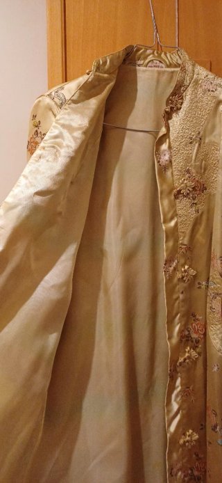 Kimono chino auténtico años 60s. dorado bordado