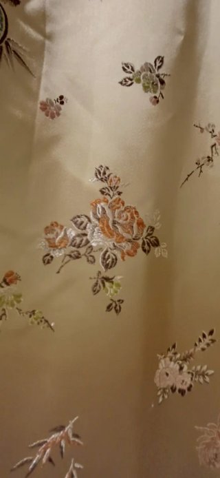 Kimono chino auténtico años 60s. dorado bordado