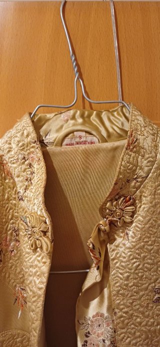Kimono chino auténtico años 60s. dorado bordado