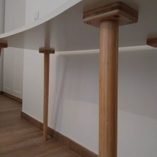 Mesa auxiliar madera blanca y marrón