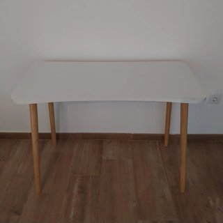 Mesa auxiliar madera blanca y marrón