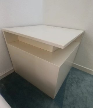 Mueble esquinero metálico blanco