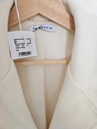 Abrigo blanco crema talla S/M.