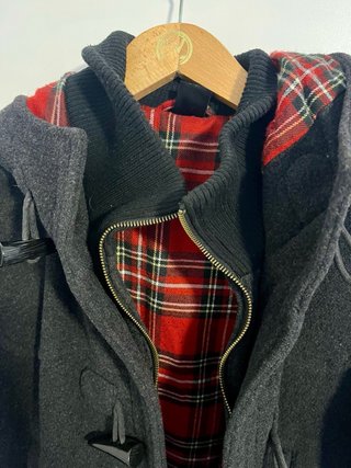 Abrigo Zara Gris con Capucha.