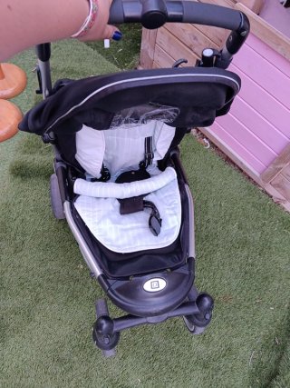 Silla de paseo ligera negra