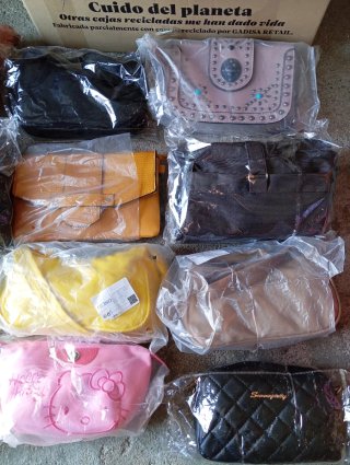 Lote 20 bolsos, bandoleras, carteras.. Sólo 1'80€!