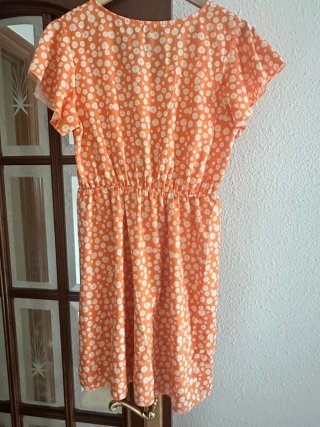 Vestido naranja flores blancas