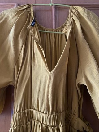 Vestido Zara mostaza manga abullonada talla única