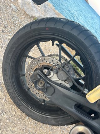 Yamaha XSR 700 Verde y Negra