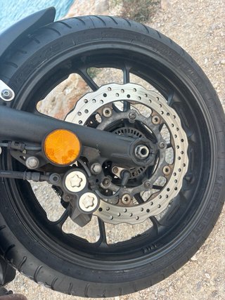 Yamaha XSR 700 Verde y Negra