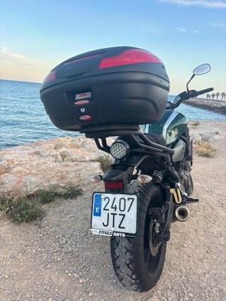 Yamaha XSR 700 Verde y Negra